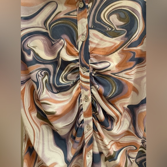 SO Women’s Juniors Marble Swirl Button Down Cinched Blouse Crop Top Size XL - Picture 3 of 14
